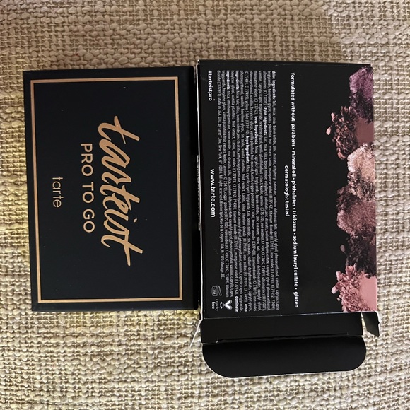 BRAND NEW Tarte Eye Shadow palette with shades for daytime and evening looks 🤗 - Picture 2 of 3